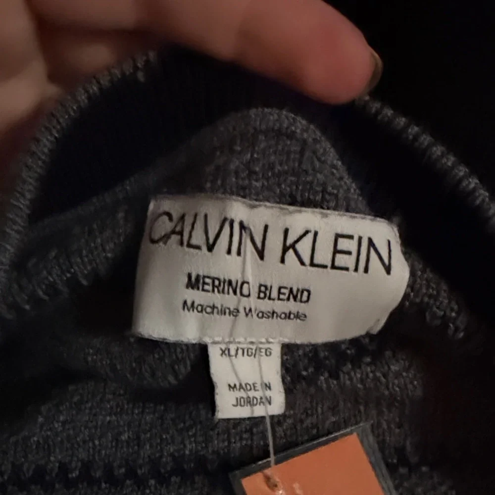 Calvin Klein Men's Charcoal and Black blue Crewneck Sweater
